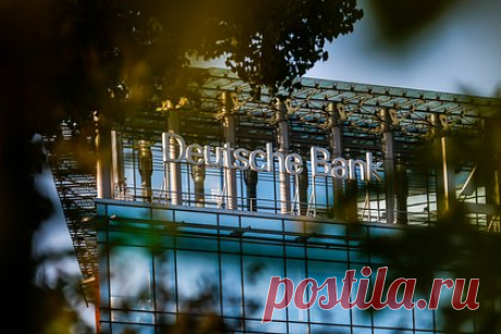 Deutsche Bank приготовился к конфискации активов в России. Активы Deutsche Bank (DB) в России могут быть конфискованы, если суд удовлетворит совместный иск «Русхимальянса» — совместного предприятия «Газпрома» и «Русгаздобычи». Исходя из текущих реалий, банк готов к такому развитию событий и зарезервировал 258 миллионов евро и «соответствующий актив по возмещению ущерба».