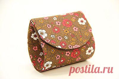 Склеить сумочку по мастер классу.