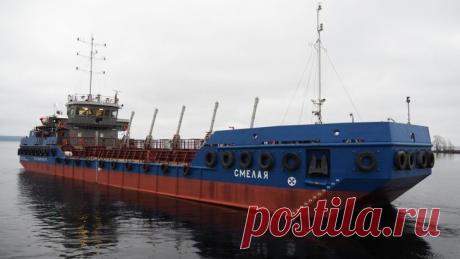 2020 декабрь. «Онежский судостроительно-судоремонтный завод» сдал Росморпорту грунтоотвозную шаланду «Смелая»
