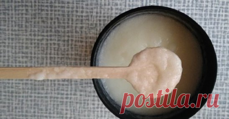Сделай маску вечером, и утром ты застынешь перед зеркалом! 
Где же морщинки…
Есть средство, которое ласково омолодит кожу в любом возрасте, а знаем мы его с раннего детства. Это — манная каша, манная крупа! Благодаря высокому содержанию крахмала и растительных белков, она действует волшебно: тщательно ухаживает за чувствительной кожей, отшелушивает мертвые клетки, подтягивает морщинки.
Настоящая «манна небесная» для лица любой женщины! Мы предлагаем тебе 4 рецепта, которые станут твоими любимым