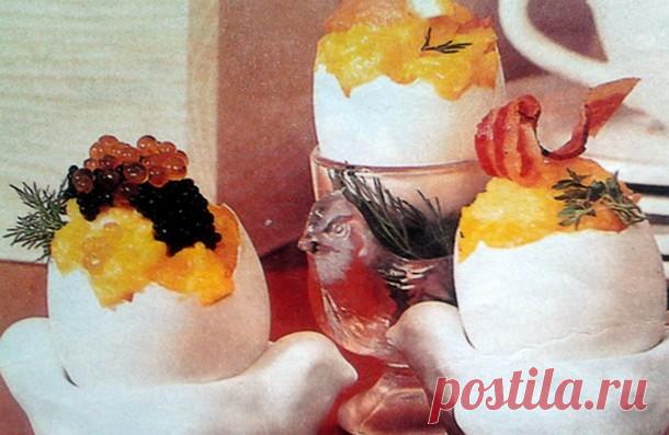 Фаршированные яйца (не вареные) - У нас так Простенький, но красивый рецепт фаршированные яйца. Вполне может украсить изысканный праздничный семейный стол. 8 порций по 95 ккал Ингредиенты: 8 яиц, 4 ст. ложки сливок, перец, соль, зелень,...