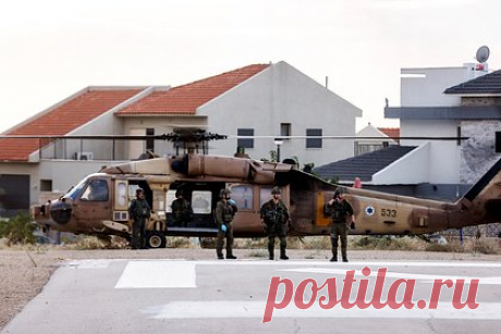 Израиль прекратил поставлять электричество в сектор Газа. Израиль прекратил поставку электричества в сектор Газа. Соответствующий указ подписал министр энергетики еврейского государства Исраэль Кац. «Я подписал приказ, предписывающий электрической компании [Израиля] прекратить подачу электроэнергии в сектор Газа. Того, что было раньше, уже не будет», — заявил он.