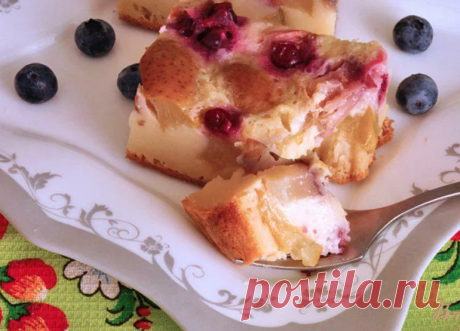 Клафути с творогом и ягодами: нежный летний десерт