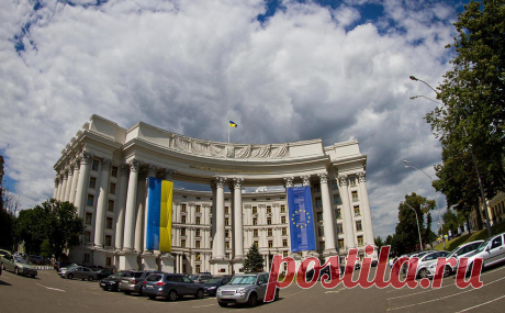 Киев выразил Будапешту демарш из-за видео с картой Украины без Крыма. Министерство иностранных дел Украины выразило Венгрии демарш из-за публикации видео с картой страны без Крыма, об этом говорится на сайте ведомства.