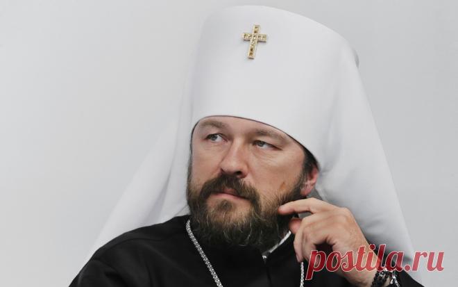 В РПЦ заявили об отсутствии преград для признания останков царской семьи. Проведенная в рамках расследования убийства царской семьи экспертиза подтвердила подлинность останков еще в 2020 году, однако, как указывает митрополит Иларион, чтобы они были признаны подлинными, нужно соборное решение церкви