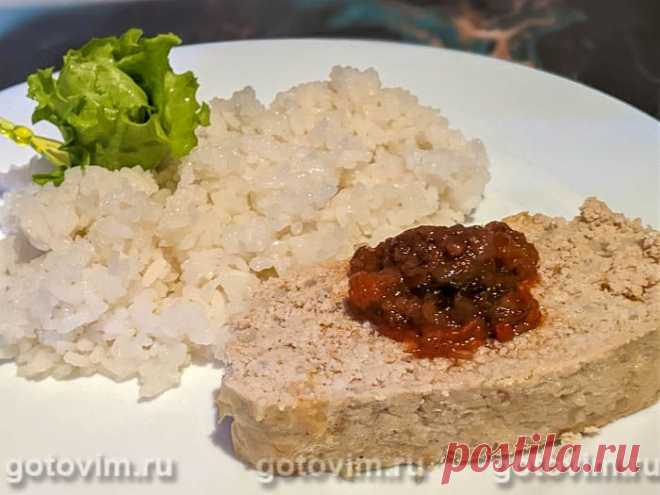 Мясной хлеб из вареного филе курицы и свинины. Рецепт с фото Это блюдо описано в рецептах южноамериканской кухни. Он простой, но оригинальный, хотя и из самых обычных продуктов. Надеемся, и вам понравится мясной «кирпичик» из вареного филе курицы и свинины. Его можно подавать на стол горячим, как основное блюдо, или охлажденным, как закуску.
