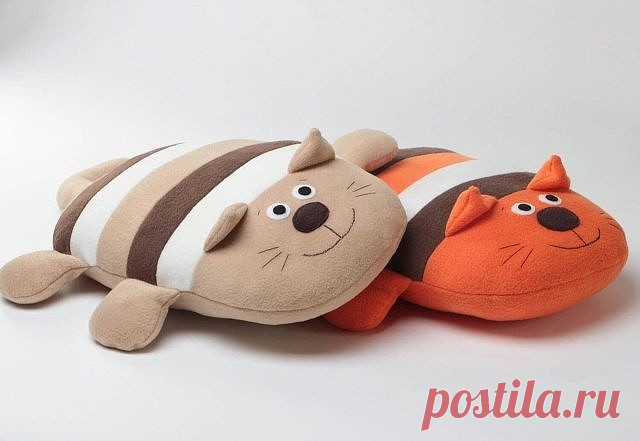 Милые котики: игрушки подушки