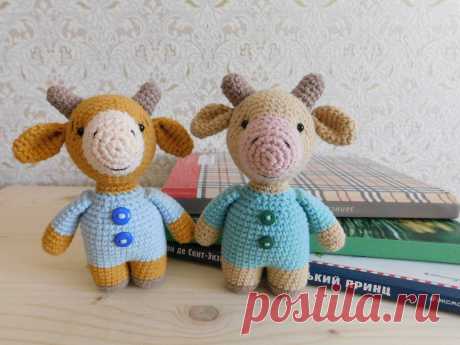 PDF Бычок Пуговка крючком. FREE crochet pattern; Аmigurumi animal patterns. Амигуруми схемы и описания на русском. Вязаные игрушки и поделки своими руками #amimore - корова, коровка, телёнок, бык, маленький бычок.