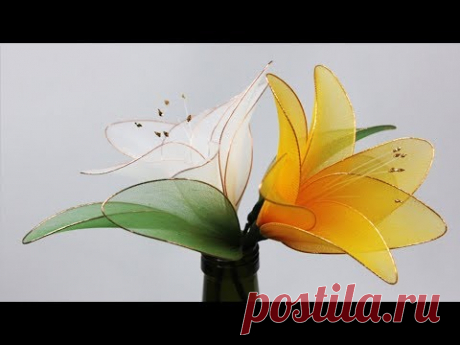 Flores hechas con medias de nylon y alambre