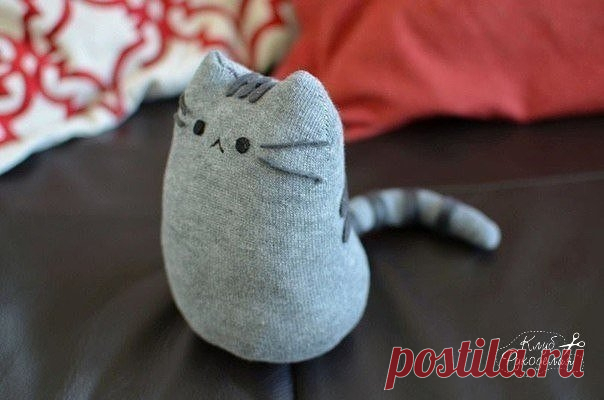 Кот из носка