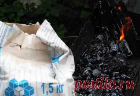 (1) Посыпаем угли солью по совету шашлычника: мясо не пригорает и огонь не надо тушить - Steak Lovers - 13 июля - 43081996496 - Медиаплатформа МирТесен