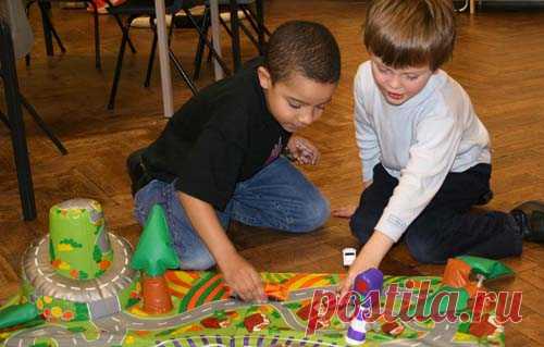 Как обучать ребенка с аутизмом социальным навыкам? | Фонд Выход, проблемы аутизма в России