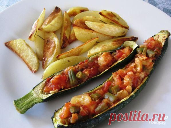 Цуккини, фаршированный томатом и стручковой фасолью - пошаговый кулинарный рецепт на Повар.ру