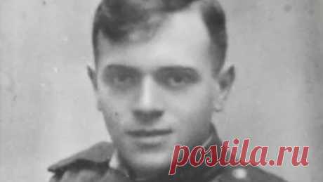 "Когда на смерть идут — поют...», своё стихотворение «Перед атакой" читает Семён Гудзенко | Кабанов // Чтение | Дзен