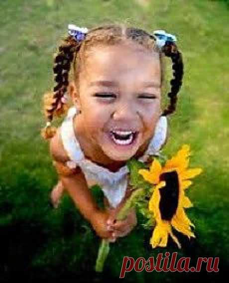 Мама папе говорит: &quot;Терпи казак, атаманом станешь&quot;. 
Данилка: &quot;Мама, а казак - это, который коз ест?&quot;