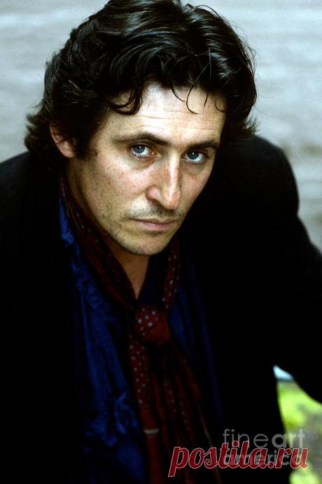 Гэбриел Бирн, 12 мая, 1950