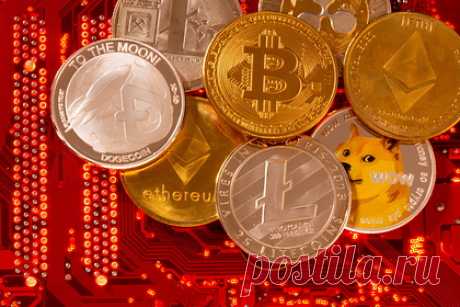 Создателю биткоина предложили вручить Нобелевскую премию. Соучредитель и главный операционный директор криптолендинговой платформы Celsius Network Даниэль Леон предложил выдвинуть создателя блокчейна Bitcoin Сатоши Накамото на Нобелевскую премию. По словам Леона, тот «принес больше материального благополучия сотням тысяч людей, чем большинство ученых-экономистов».