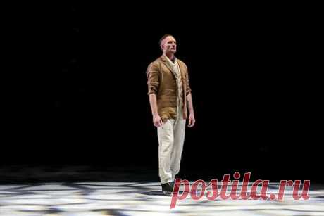 Появились подробности о выходе Костомарова из комы. Олимпийский чемпион в танцах на льду Роман Костомаров постепенно выходит из состояния медикаментозного сна. «Сейчас идет долгий этап «просыпания». Он проходит от двух дней до недели. Пока полностью не проснется, выводов сделать невозможно», — рассказал источник Sport24.