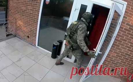 В Тульской области раскрыли сеть борделей. Тульские правоохранительные органы раскрыли сеть притонов для оказания интимных услуг, которые работали под видом массажных салонов, сообщает пресс-служба регионального главка МВД.