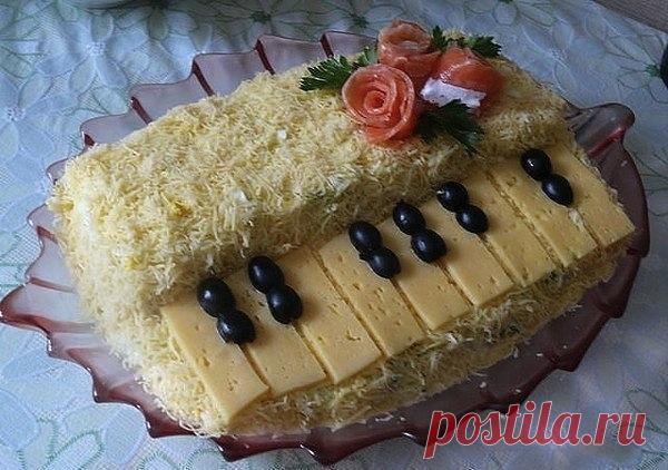 Как приготовить салат белый рояль - рецепт, ингредиенты и фотографии