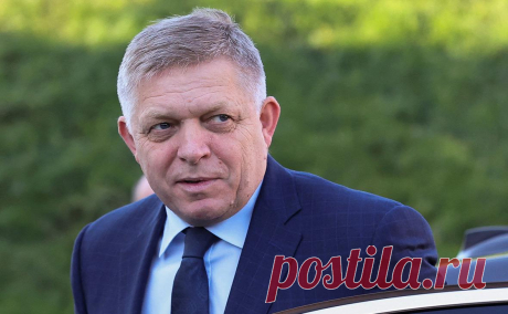 Премьер Словакии Фицо рассказал о новой попытке покушения из-за Украины. В октябре вооруженный мужчина пришел на памятные мероприятия, в которых участвовали президент и премьер Словакии. По словам Фицо, это был «очень воинственный человек», который «ненавидит его из-за позиции по Украине»