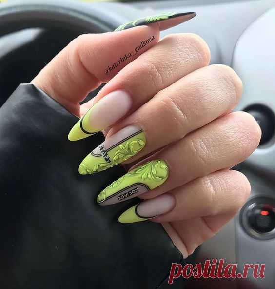 Неоновый с черным маникюр