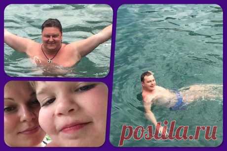 (1) Facebook
