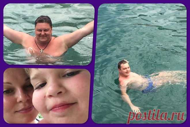 (1) Facebook