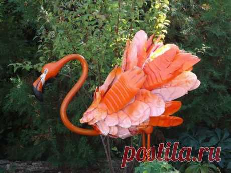 Розовый фламинго из пластиковой бутылки