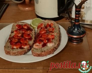 Жареный хлеб с креветками по-корейски. Традиционно жареный хлеб с креветками подаётся на бранч ( это - что-то среднее между завтраком и ланчем). В данном случае изюминку ему придаёт кисло-сладкий соус с кочудяном, чесноком, медом и лаймом, заимствованный из корейской кухни. Конечно, это блюдо - симбиоз английской и корейской кулинарных культур. Выбирайте, что вам больше нравится.