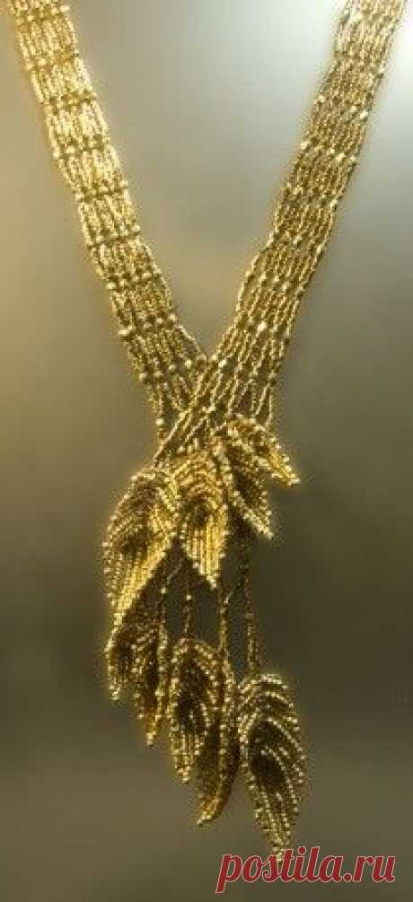 Golden leaves necklace...