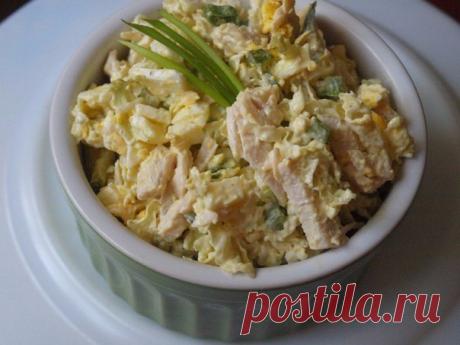 ПОДБОРКА ОЧЕНЬ ВКУСНЫХ САЛАТОВ: ТОП-6 РЕЦЕПТОВ 
Отлично подойдёт к любому празднику :)

1. САЛАТ "МЕЛЬНИК"

ИНГРЕДИЕНТЫ:
● Грибы маринованные - 300 г.
● Морковь - 4 шт.
● Сыр - 200 г.
● Огурцы соленые - 2 шт.
● Мясо (любое) - 300 г.
● Яйца - 4 шт.
● Майонез - 300 г.

ПРИГОТОВЛЕНИЕ:
1. Отварить морковь, остудить, очистить и натереть на крупной терке.
2. Яйца также отварить, остудить, очистить и натереть на крупной терке
3. Мясо отварить в подсоленной воде до готовности. Нар...