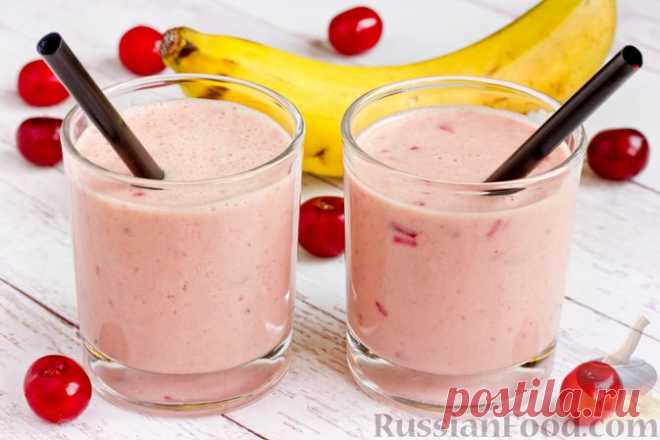 Рецепт: Смузи с вишней, кефиром и бананом на RussianFood.com