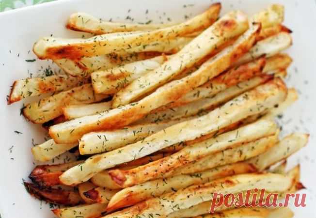 Хрустящий картофель без масла Картофель фри ценится всем миром за его удивительный вкус и потрясающий хруст. Но, как это часто бывает, вкусное - совсем не значит полезное. Основная проблема картофеля фри - огромное количество масл…