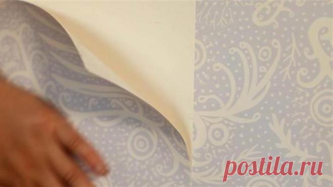 Вертикальный рисунок на обоях и много света: делаем из маленькой комнатки уютное пространство . Милая Я