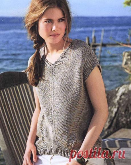 Топ с V-образным вырезом горловины