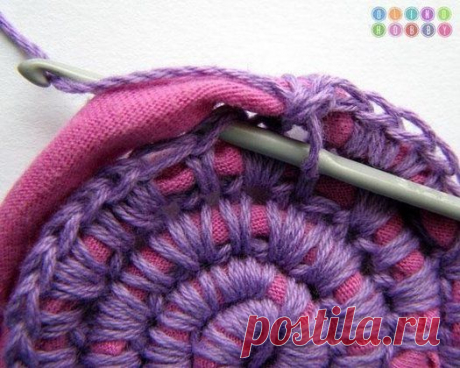 ОРИГИНАЛЬНЫЙ ВЯЗАНЫЙ КОВРИК КРЮЧКОМ ИЗ СТАРЫХ ФУТБОЛОК И ПРЯЖИ