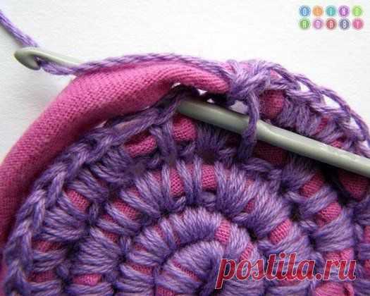 ОРИГИНАЛЬНЫЙ ВЯЗАНЫЙ КОВРИК КРЮЧКОМ ИЗ СТАРЫХ ФУТБОЛОК И ПРЯЖИ