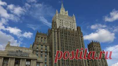 Из-за домыслов о якобы причастности войск РФ к ударам по селу Гроза: МИД вызвал временного поверенного в делах Чехии. В российском МИД рассказали о вызове на Смоленскую площадь временного поверенного в делах Чехии в Москве. Ему был заявлен решительный протест и обстоятельно изложена российская позиция по ситуации вокруг Украины, в том числе в контексте украинских измышлений о мнимой причастности ВС РФ к ударам по гражданской инфраструктуре в населённом пункте Гроза Харьковской области. Ещё в…