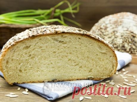Подовый хлеб на кефире — рецепт с фото Легкий и пушистый хлеб станет отличным дополнением к тарелке супа или борща, а также подходит для бутербродов.
