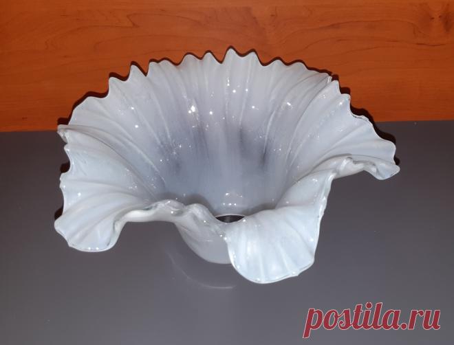 Плафон цветок. Стиль Модерн. 20 век. Матово глянцевое опаловое стекло.
Высота : 115 мм. Диаметр верх / низ : 51 / 210 мм.
 
Цена : 600 руб.

Купить сейчас :  

#ПлафонЦветок #ПлафонСтильМодерн #ПлафонЦветок20век #ПлафонЦветокМатовоГлянцевоеСтекло #СветОсвещение #ОсвещениеПомещений