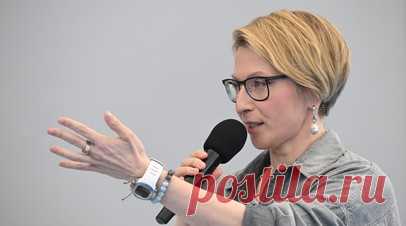 Яна Чурикова считает, что Интервидение должно стать конкурсом планетарного масштаба. Телеведущая Яна Чурикова почти 20 лет была российским голосом музыкального конкурса «Евровидение», вела национальные отборы. Сегодня она наблюдает за запуском международного конкурса «Интервидение». В беседе с RT Яна Чурикова рассказала, что «новый старый» конкурс не является альтернативой европейскому, а станет культурным проектом, способным объединить страны за пределами привычных блоков. Читать далее