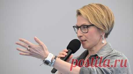 Яна Чурикова считает, что Интервидение должно стать конкурсом планетарного масштаба. Телеведущая Яна Чурикова почти 20 лет была российским голосом музыкального конкурса «Евровидение», вела национальные отборы. Сегодня она наблюдает за запуском международного конкурса «Интервидение». В беседе с RT Яна Чурикова рассказала, что «новый старый» конкурс не является альтернативой европейскому, а станет культурным проектом, способным объединить страны за пределами привычных блоков. Читать далее