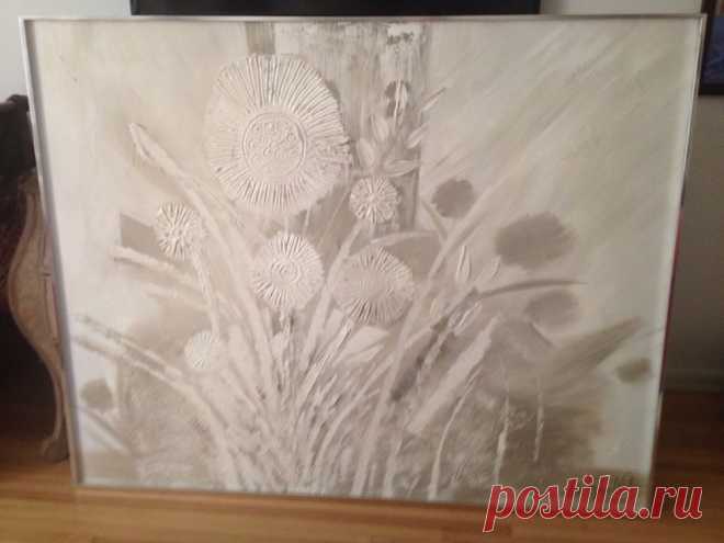 Lee Reynolds Mid Century Oil Painting   | eBay This painting is very subtle, yet stunningly detailed. The texture is raised off the canvas in some places, adding an extra dimension. The flowers are white/cream on a tan and cream background. Frame is very simple and chic. Made of brushed silver metal.Painting is in mint condition.48h x60w (5' x 6')Due to it's size, this painting should be picked up and shipped by a shipping company. Check with Pylar for pricing. I ship from Beverly Hills | eBay!