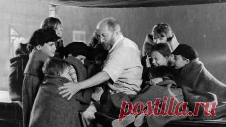 Не все люди мерзавцы!&quot; - сказал нациcтам человек, вошедший в газовyю камеру вместе с детьми...