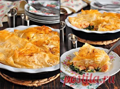 Рыбный пирог с семгой и шпинатом в тесте фило. Тут как-то Наталья igra_so_vkusom обмолвилась парой слов о таком пироге, заинтриговала меня, ну и я не стала откладывать это дело надолго, и вот что у меня получилось! А получилось просто замечательно!) Пирог вкусный, сытный, красивый. Его можно подать как самостоятельное блюдо, или на второе после…