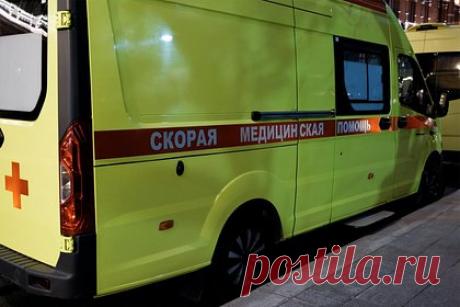 Конфликт шестиклассников в российском городе завершился стрельбой. Полиция Петербурга устанавливает обстоятельства конфликта двух шестиклассников, в результате которого в 11-летний школьник получил травмы от пяти выстрелов. Вечером 2 октября подростки поссорились и решили выяснить отношения у здания школы. В ходе разговора один из них достал пистолет и выстрелил в оппонента пять раз.