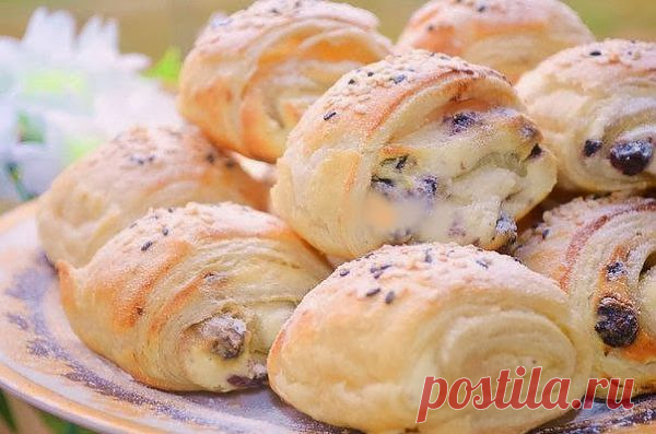 Лучшие кулинарные рецепты: СЛОЕНКИ С ТВОРОЖНОЙ НАЧИНКОЙ И ИЗЮМОМ