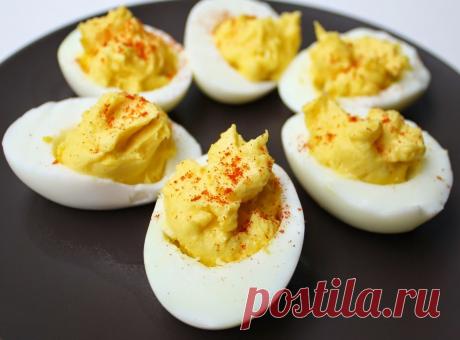 Самые вкусные и разнообразные варианты начинки для фаршированных яиц "Дьявольские яйца" | КУЛИНАРНЫЙ ТЕХНИКУМ | Пульс Mail.ru