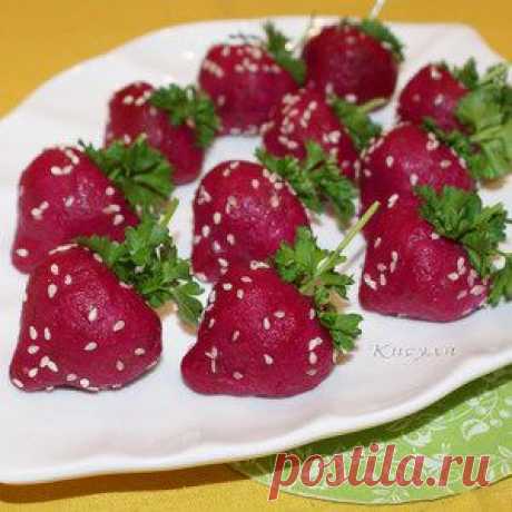 Закуска из селёдки клубничка. Рецепт c фото, мы подскажем, как приготовить!